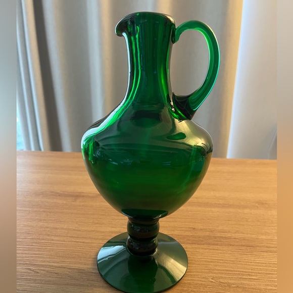 Gorgeous rich verde green vintage glass carafe pitcher vase - Picture 3 of 5